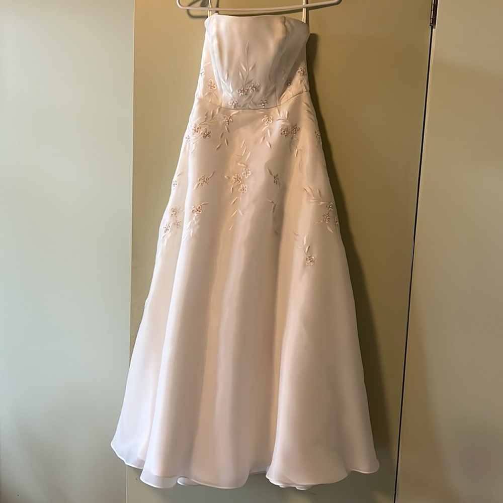 David’s bridal wedding dress